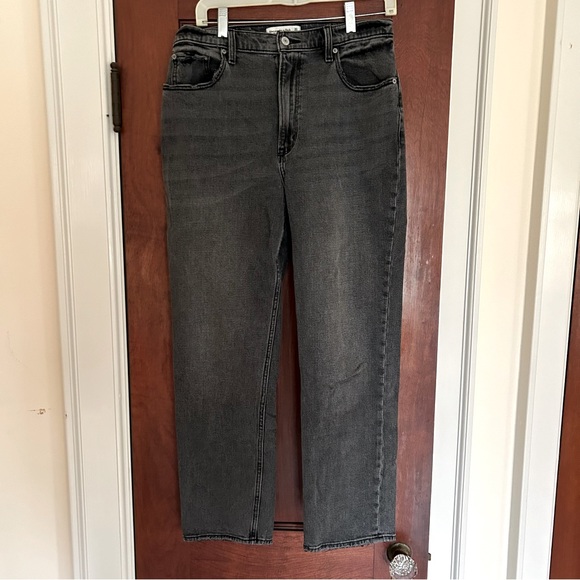 Abercrombie Ultra High Rise Ankle Straight Jeans - size 30 LONG - Picture 2 of 6